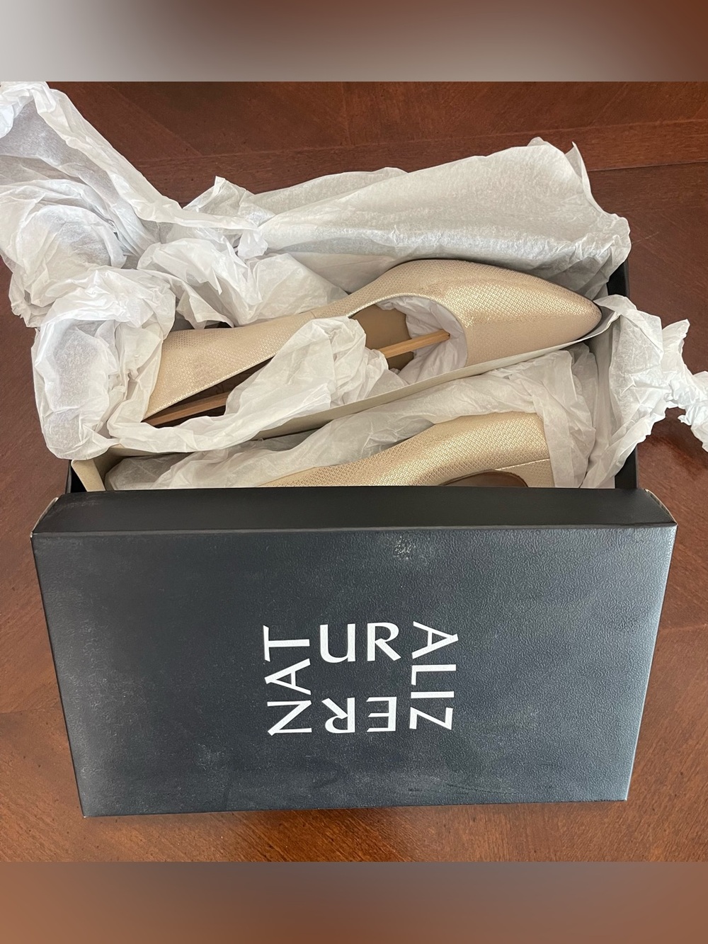 Naturalizer NWT & box Cream Textured Pointed-Toe Pumps - Picture 4 of 5